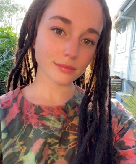 Skye Sharp xxx actress img