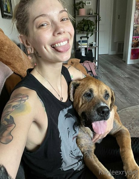 Kayleexryder star du porno en haute qualité images