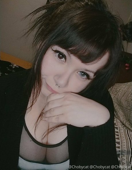 chobycat estrella porno agradable foto