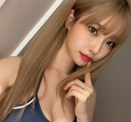 Se Yeon model photo