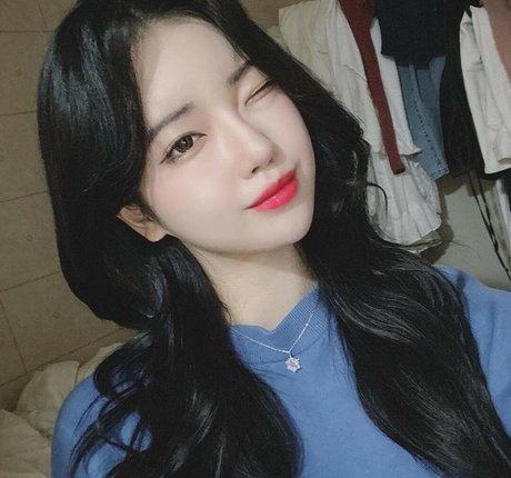 Se Yeon beautiful model pic