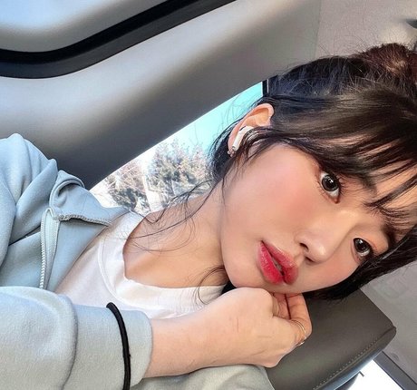 Se Yeon arte modelo archivo