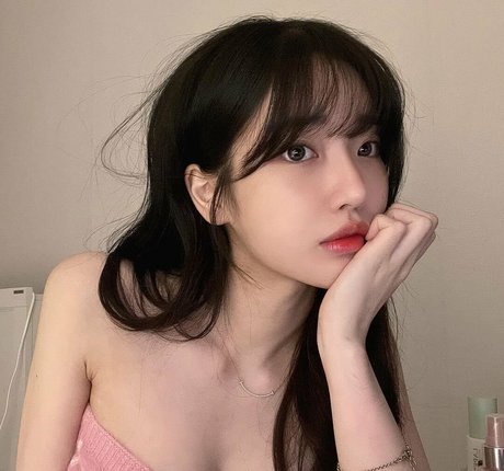 Se Yeon star du porno sympa photo