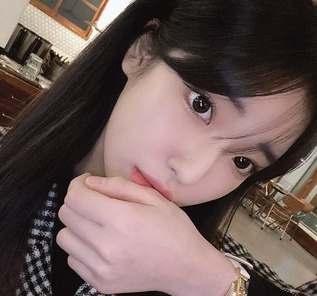 Se Yeon nude star galleries
