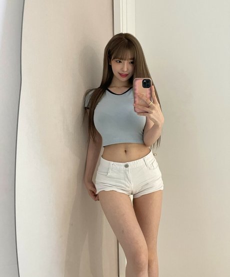 Se Yeon model exclusive pictures
