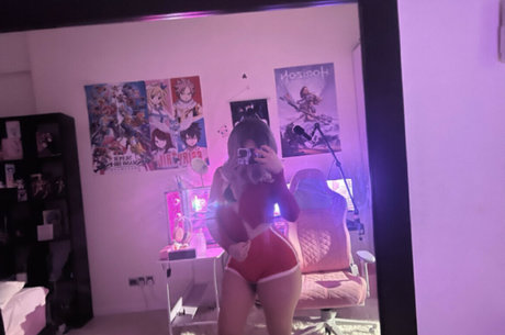 ookiiieee model naked photos