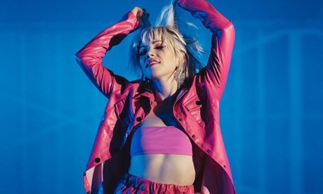 Carly Rae Jepsen modelo sexy imágenes