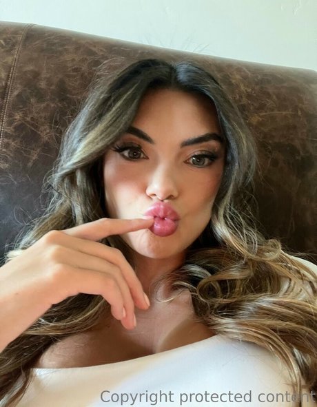 Kaitlyn Nguyen estrella bonita archivo