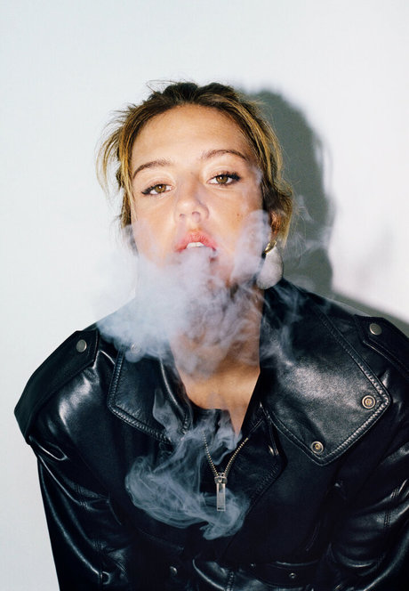 Adele Exarchopoulos estrella de alta calidad imágenes