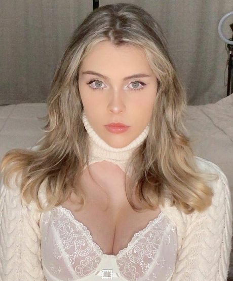 Olivia Herdt estrella del arte foto