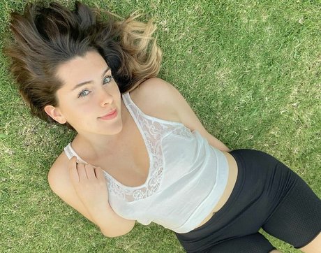 Olivia Herdt modèle sexy img