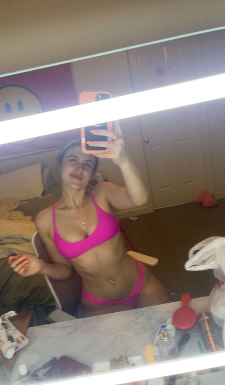 IsaMeccia star du porno de haute qualité images