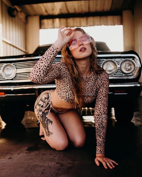 Cera Gibson étoile chaude galeries