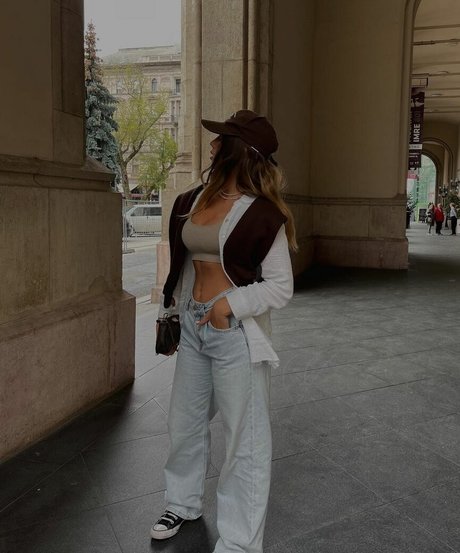 Ela Be eri sexo modelo imagen