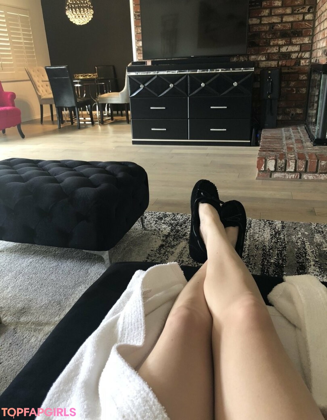 OnlyFans de chaton asiatique assez chaud des photos