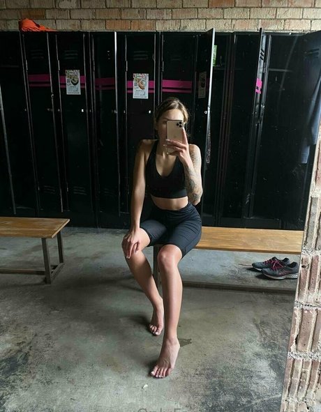 kirateen model nude photos