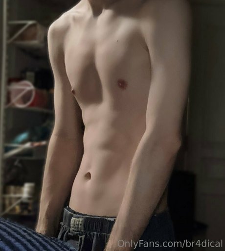 br4dical mannequin des photos