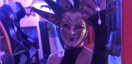 JESTER Idiot nudes star gallery