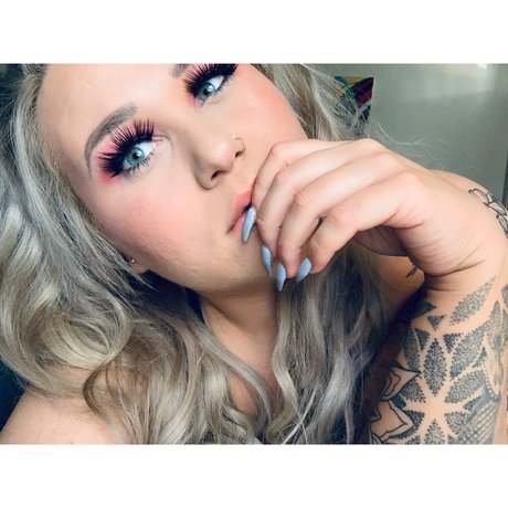 Darlingitsyou_ estrella del sexo imágenes