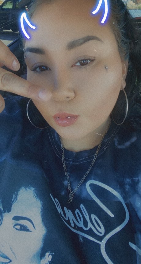 QueenVee93_ free star pics