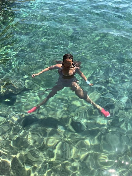 u159555665 actriz desnuda archivo