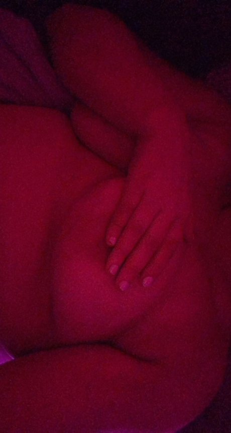 Lily Luna model art pic