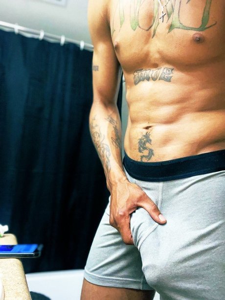 Kum4Mi model nudes photos