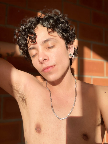 H lios nudes star picture
