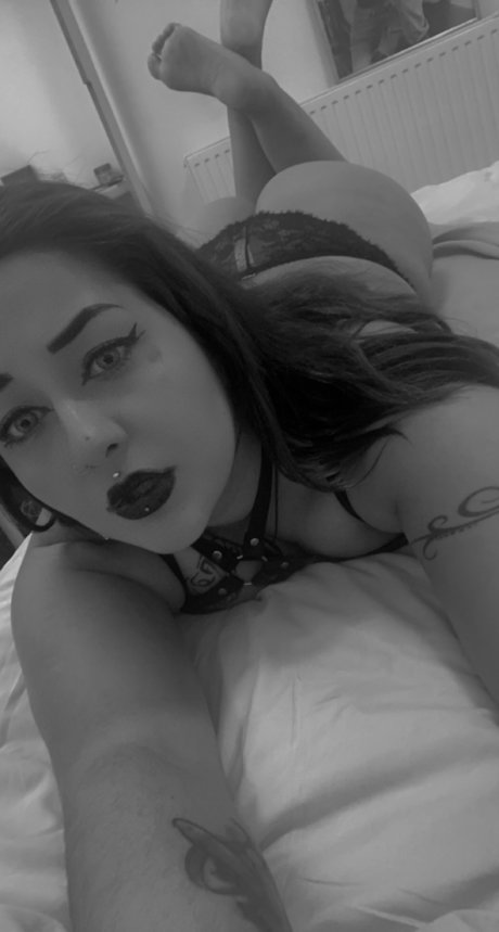 Saraina porn star img