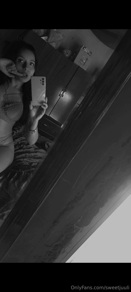 _V I D E O C A L L modelo desnuda imagen