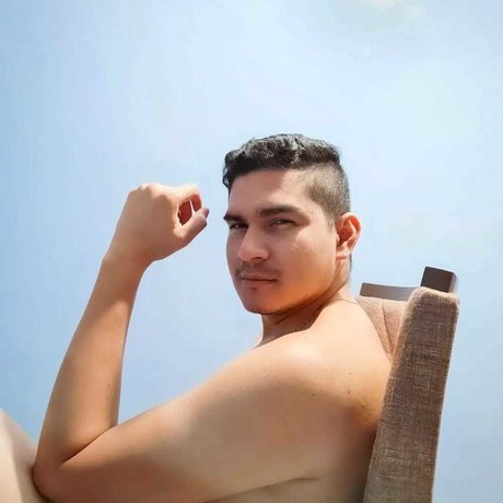 Roberto Mejia pornographic model pics