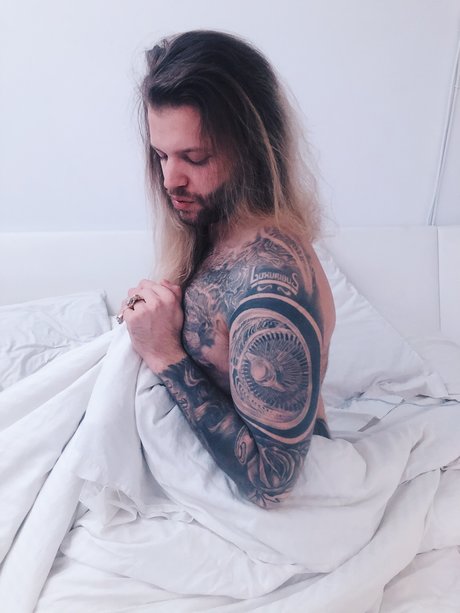 Warth xxx pornstar photos