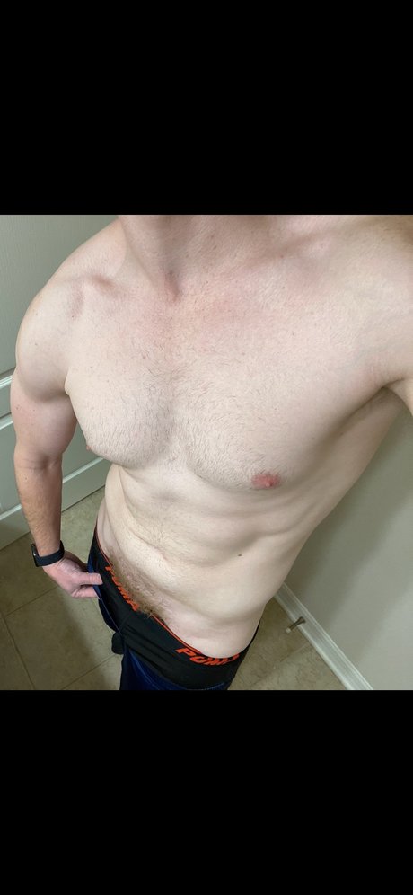 Str8guyMightTry top star image