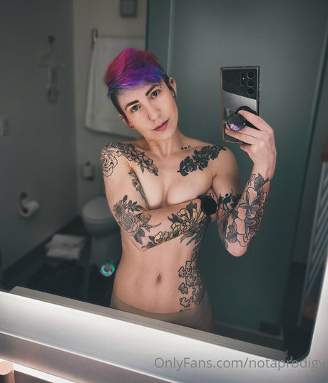 Notaprodigy star erotic photos