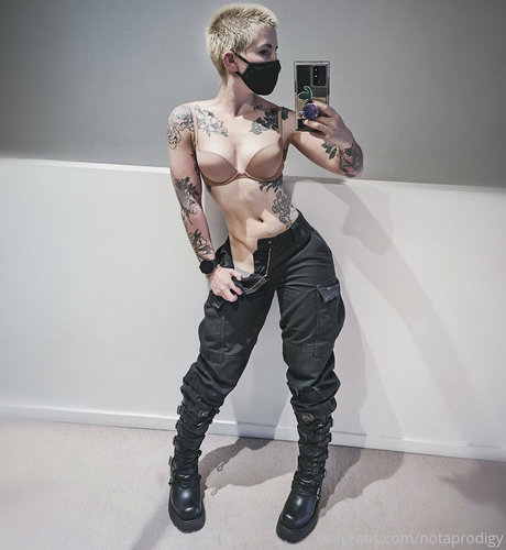 Notaprodigy modèle de sexe photo