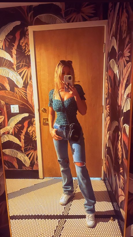 Ashley Schultz estrella exclusiva recopilación