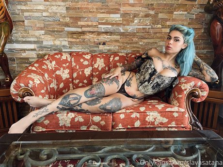 Slava Satana star pornographique des photos