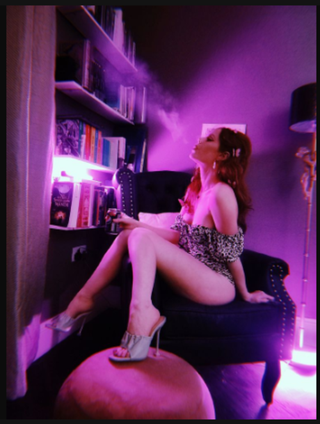Ella Hughes modèle de haute qualité des photos