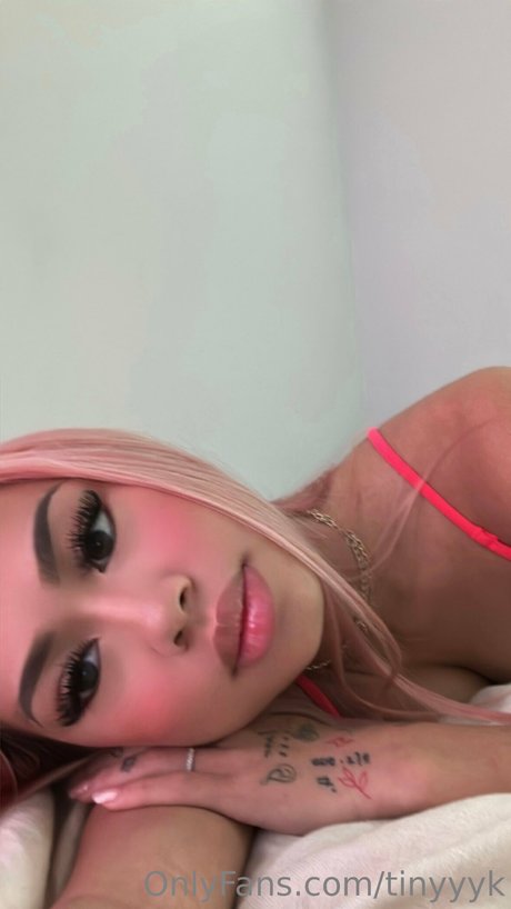beautiful shemale onlyfans naked archive