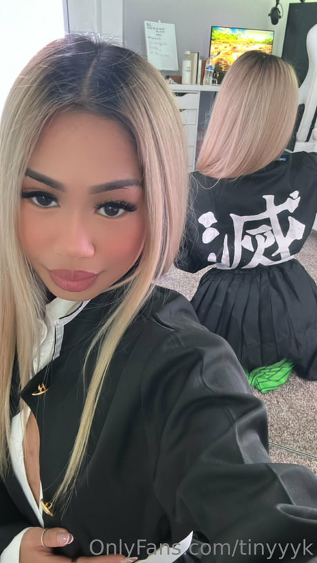 tinyyyk modèle xxx collection