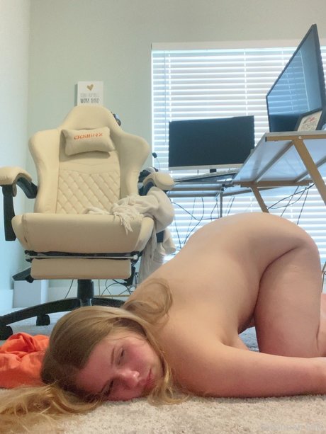 Savannah Solo modelo sexual fotos