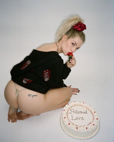 Lottie Moss estrella porno caliente galería