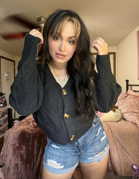 Gabby Ortiz nude model pictures