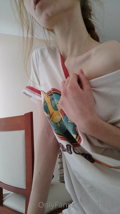 kittyrias actriz de arte foto