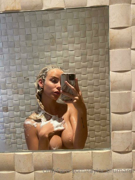 Taylor Brumann estrella porno de alta calidad imágenes