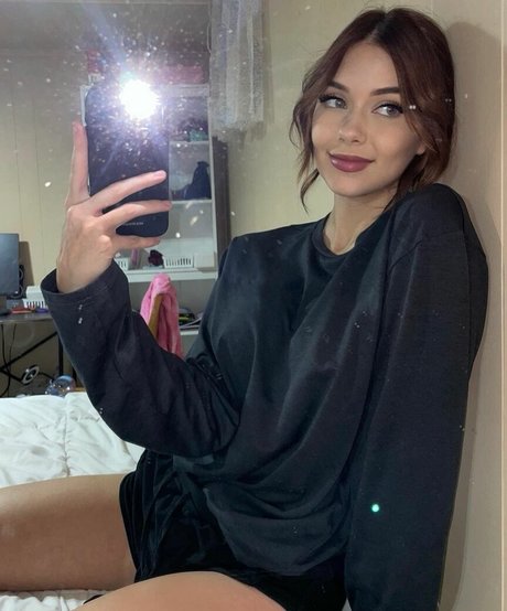 Emily Anne Gordon actrice pornographique photo