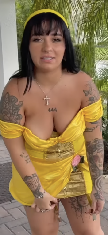 Danielle Cohn modelo superior foto