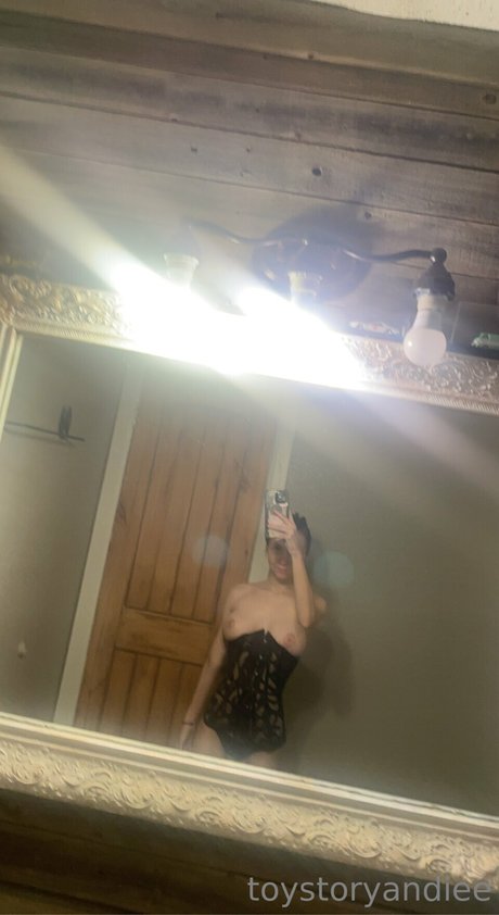 ToyStoryAndiee_ model naked img