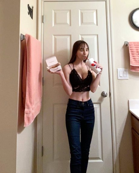 ToyStoryAndiee_ estrella porno bonita galería