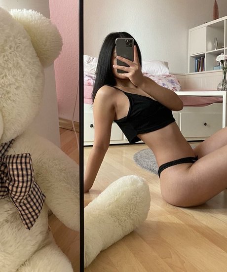 kikipearl modelo adulto imagen